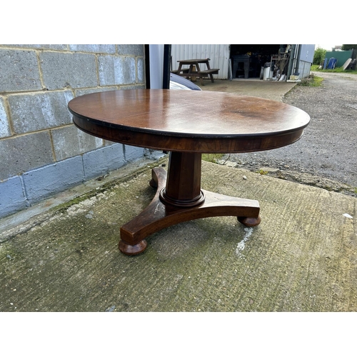 100H - A Victorian mahogany tilt top breakfast table 122cm diameter