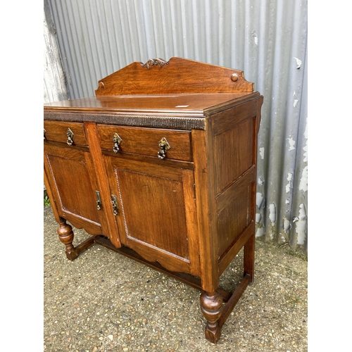 170 - A 1920's oak sideboard 105x80x95