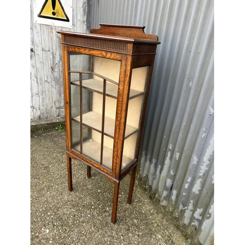 172 - An oak single door cabinet