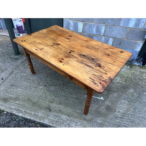 260 - A vintage pine kitchen table 152x90x67