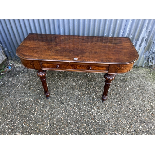 28 - A Victorian single drawer side table 137x60x70