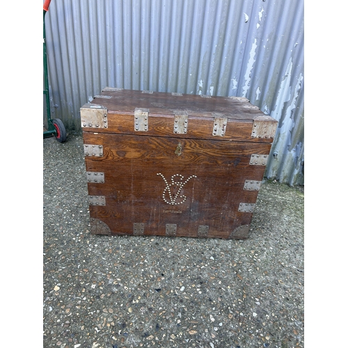 61 - A oak iron bound trunk 79x50x65