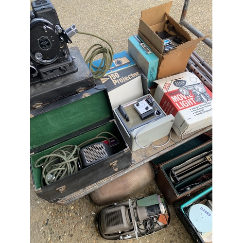 333 - 5 Vintage projectors and accessories