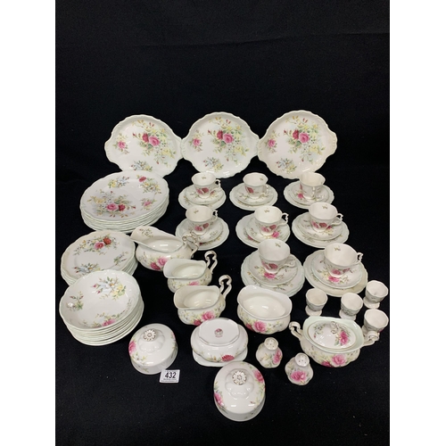 432 - Royal Albert Memories, 67 pieces tea and dinnerware, plus 8 extra desserts plates not photographed