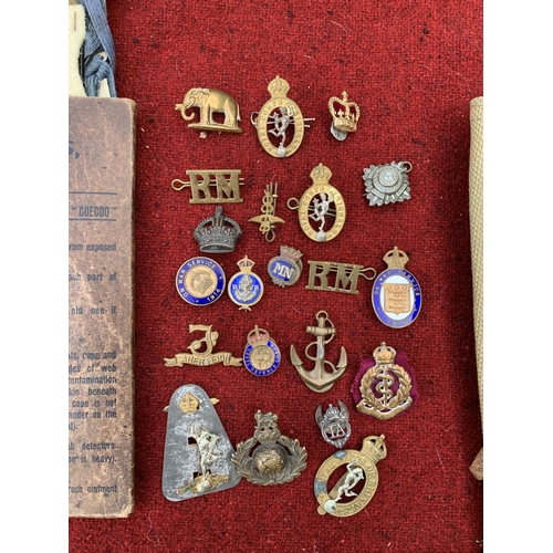 506 - Vintage military items and badges