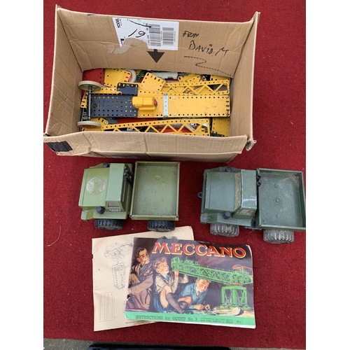 508 - 2 Meccano trucks and vintage Meccano