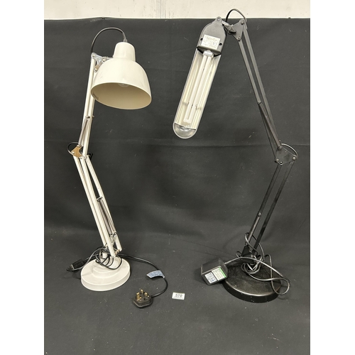 570 - 2 adjustable reading lamps