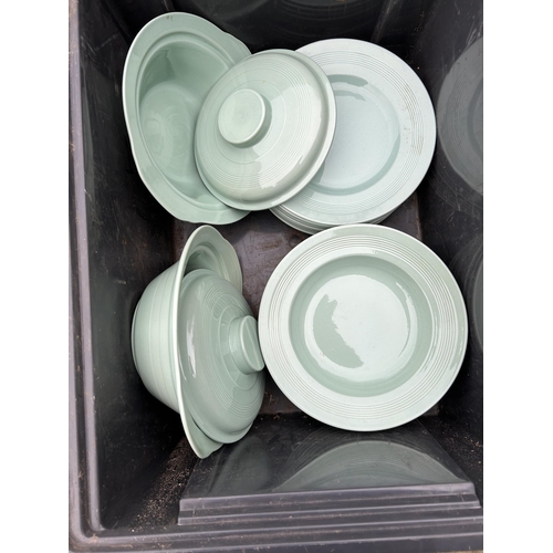 594 - Approx 90 pieces Beryl Wood Green dinnerware (3)