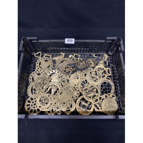 659 - 30 Horse Brasses