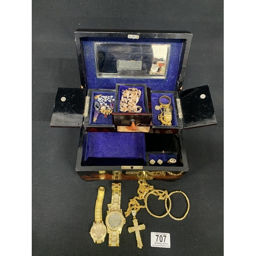 707 - Japanese lacquered  musical jewellery box with contents