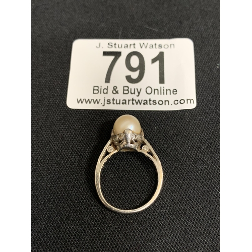 791 - Antique 1930's Platinum Pearl and Diamonds Ring, gross weight 3.9 gms