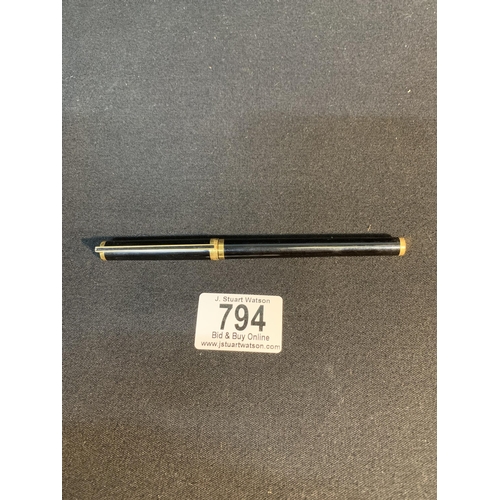 794 - S.T. DuPont Rollerball Pen - Lacque de Chine Gold Trim