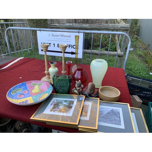 846 - Glassware including Villeroy and Boch vase, figures, Richard Wallis photos and serving bowl