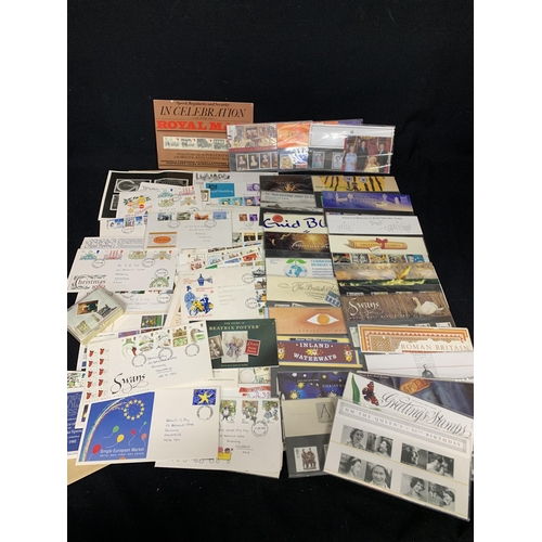 886 - 30 Royal Mail Presentation Packs and collection of First Day Covers