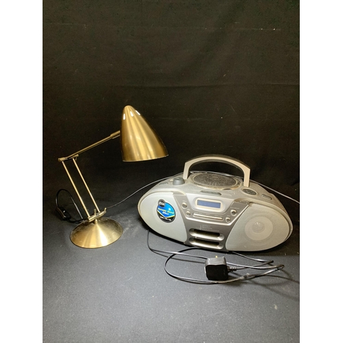 920 - Hitachi CD/Radio player and desk lamp