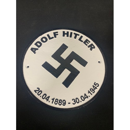 613 - Adolf Hitler cast iron birthday plaque, diameter 25cms