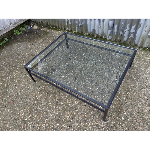 158 - A modern glass top coffee table 80x100