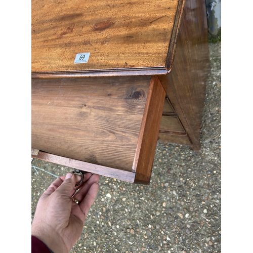 69 - A small victorian mahogany chest of four drawers 64x48x70