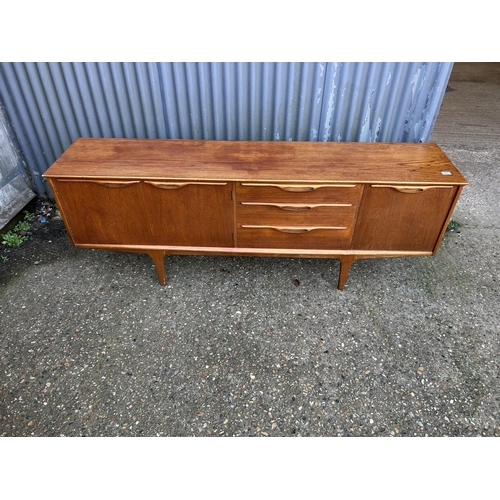 88 - A mid century teak sideboard 200x45x75