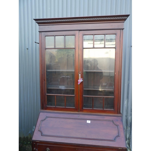 9 - An Edwardian bureau bookcase 104x50x210