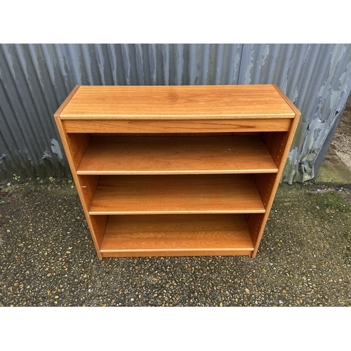 206 - A mid century teak bookcase with adjustable shelves 92x30x92