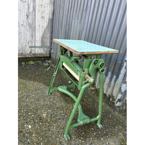 21 - Vintage Ewbank mangle