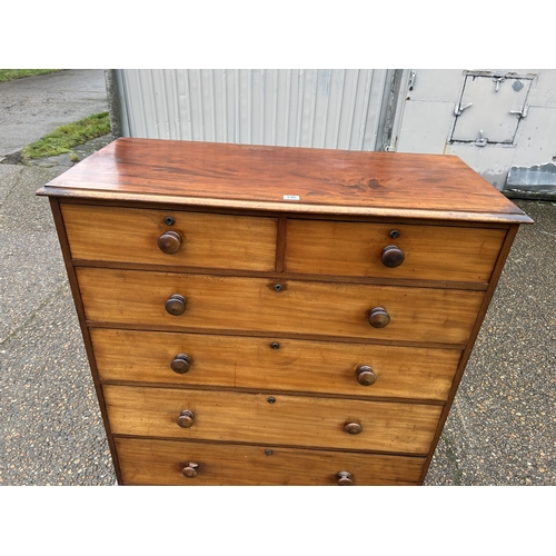 246 - A good quality large Victorian mahogany chest of six drawers  118x50x130