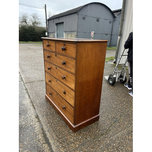 246 - A good quality large Victorian mahogany chest of six drawers  118x50x130