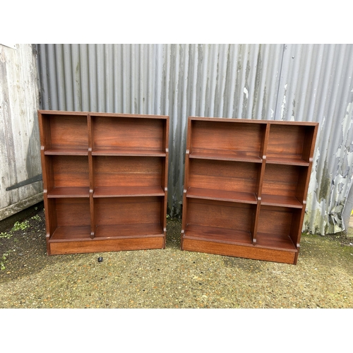 31 - A pair of mahogany bookcases 82x24x100