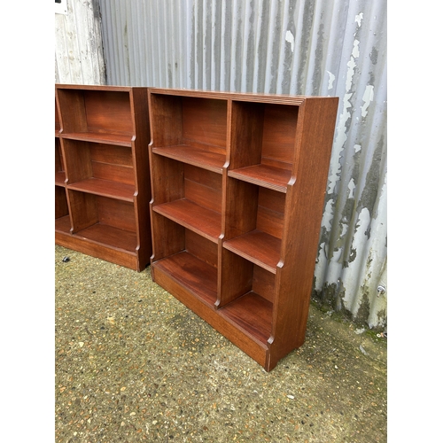 31 - A pair of mahogany bookcases 82x24x100