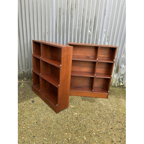 31 - A pair of mahogany bookcases 82x24x100