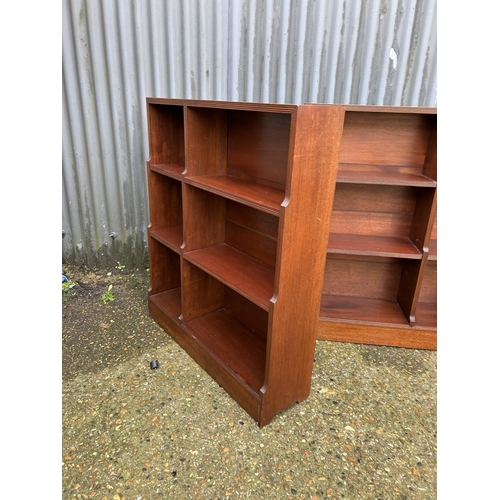 31 - A pair of mahogany bookcases 82x24x100