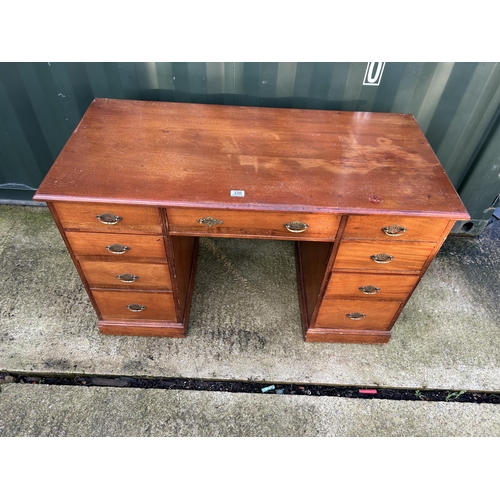 330 - An Edwardian mahogany kneehole desk 122x60x75