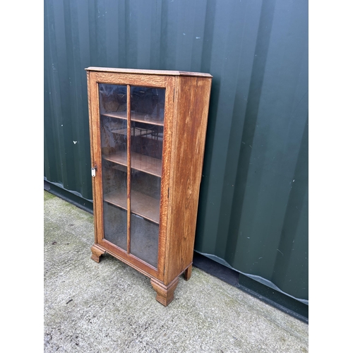 372 - Oak single door cabinet 60x30x120