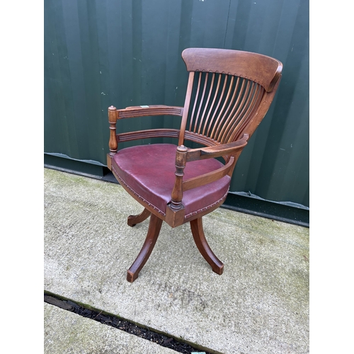 377 - An Edwardian swivel captains desk chair