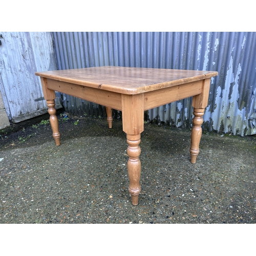 4 - A farmhouse pine kitchen table 87x137x75