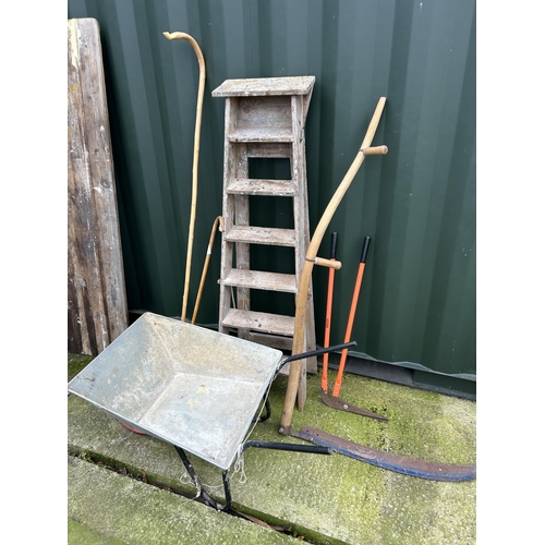 400l - Vintage wooden steps, barrow, scythe, edgers and 2 walking sticks