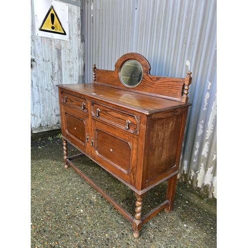 98 - An oak barley twist sideboard 120x44x90