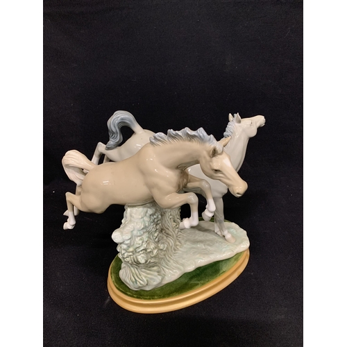 541 - NAO twin horse figure, on base, height 28cms (no damage)