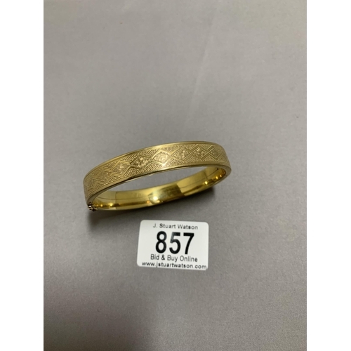 857 - 8ct Gold Bracelet with all round engraved decoration, marked .333, gross weight 25.5 gms