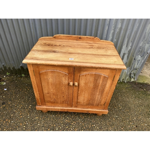 122 - A pine two door cupboard 90x46x 80