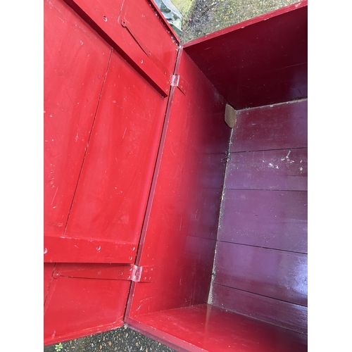 189 - A red painted pine blanket box 92x50x50