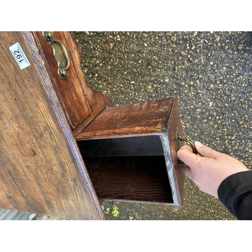 192 - A Georgian three drawer lowboy 84x55x70