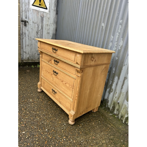 208 - A continental pine chest of four drawers 100x55x90