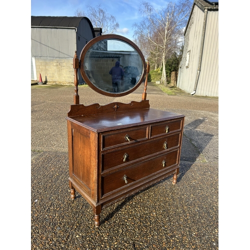 237 - A oak dressing chest 106x50x80