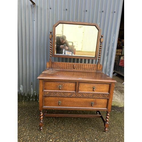 244 - An oak dressing chest 105x 50x85