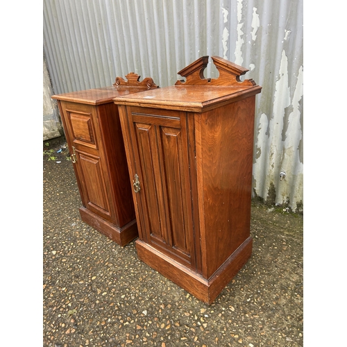 288 - A near pair of Edwardian mahogany pot cupboard bedsides