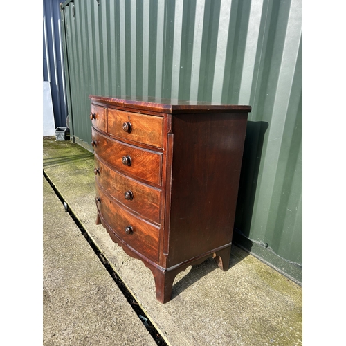 305 - A Victorian mahogany bow front chest of five drawers  116x64x110