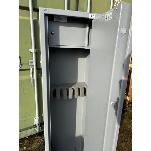 431 - A large Bratton sound gun safe with ammunition compartment (with all keys) 40x35x155