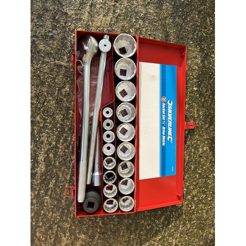 444 - Silverline 3/4 drive socket set in red case